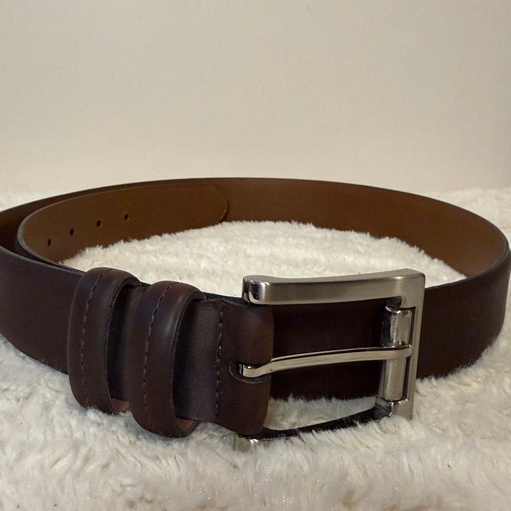 Van Heusen Genuine Leather Classic Brown Belt Silver Hardware Minimalist Size 40